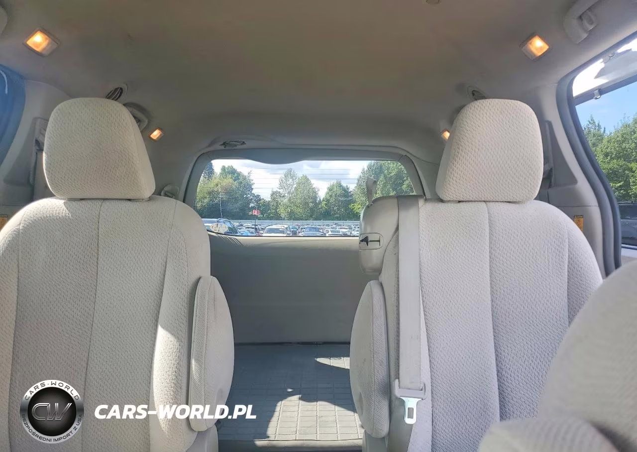 2012 Toyota Sienna Le VIN:5TDKK3DC4CS195983 - 10