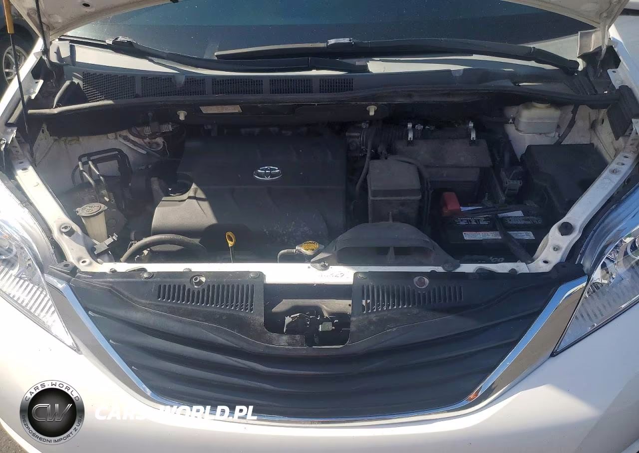 2012 Toyota Sienna Le VIN:5TDKK3DC4CS195983 - 12