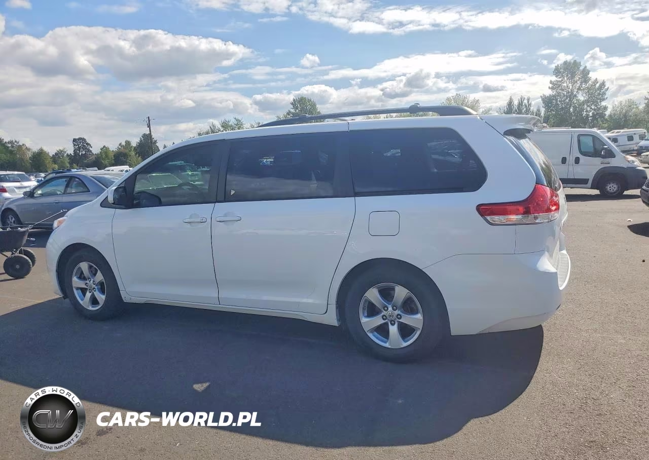 2012 Toyota Sienna Le VIN:5TDKK3DC4CS195983 - 2
