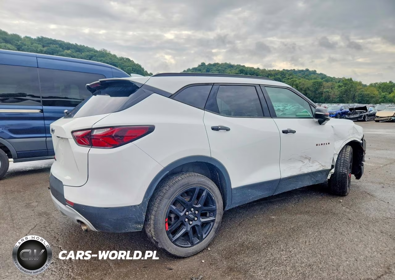 2020 Chevrolet Blazer 2Lt VIN:3GNKBHR40LS631679 - 3