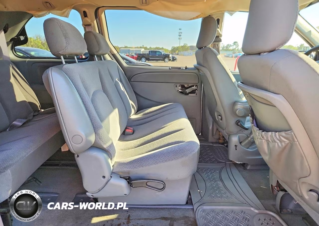 2006 Chrysler Town & Country VIN:1A4GP45R96B656391 - 11
