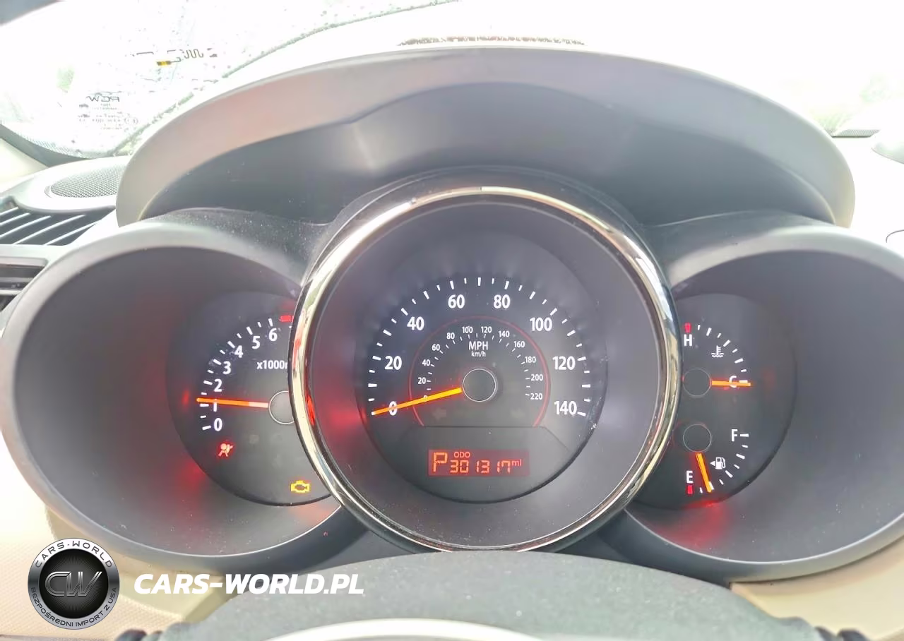 2010 Kia Soul + VIN:KNDJT2A20A7192584 - 9