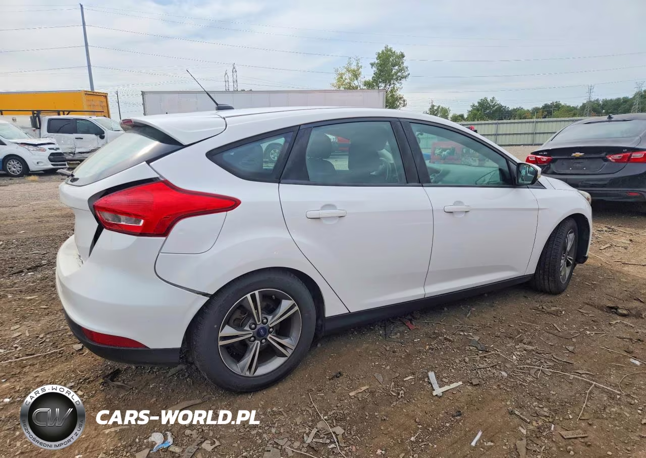 2016 Ford Focus Se VIN:1FADP3KE8GL403732 - 3