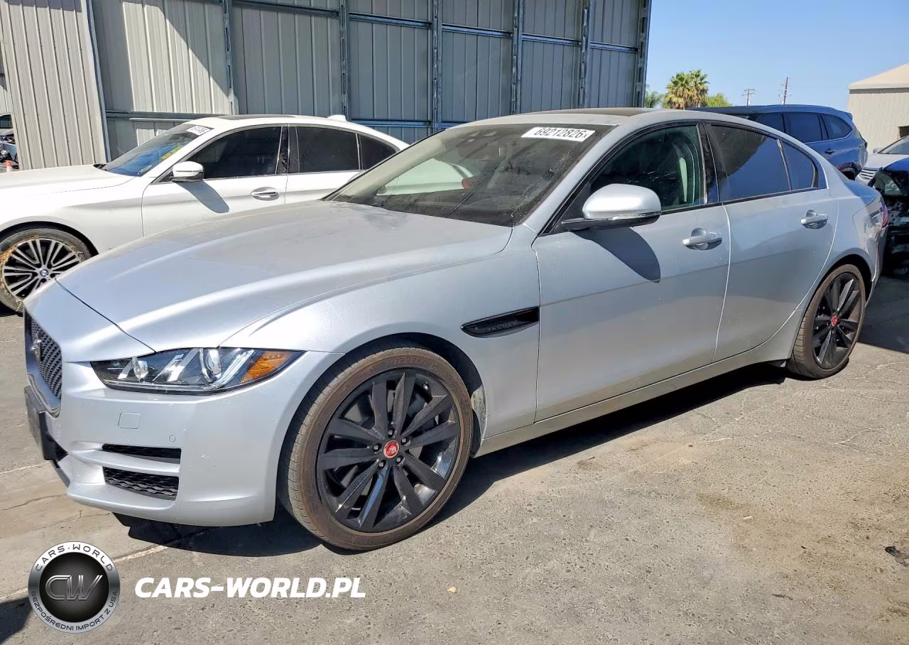 2017 Jaguar Xe Prestige VIN:SAJAE4BV6HA975440 - 1