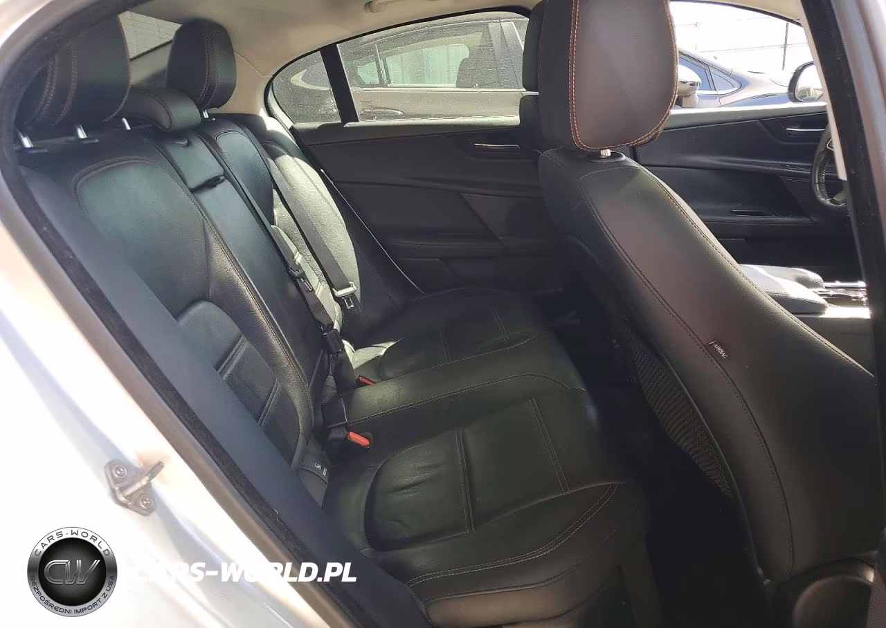 2017 Jaguar Xe Prestige VIN:SAJAE4BV6HA975440 - 10