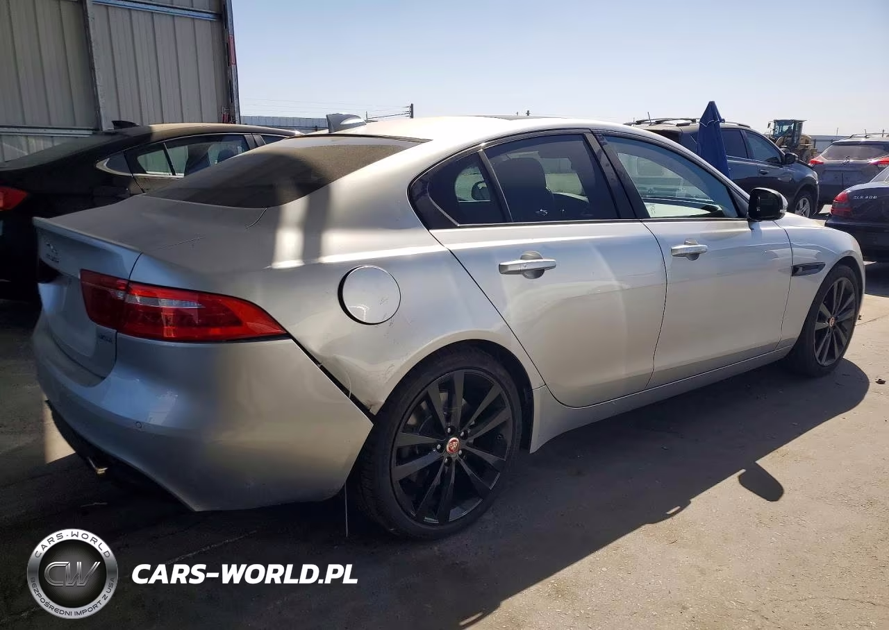 2017 Jaguar Xe Prestige VIN:SAJAE4BV6HA975440 - 3