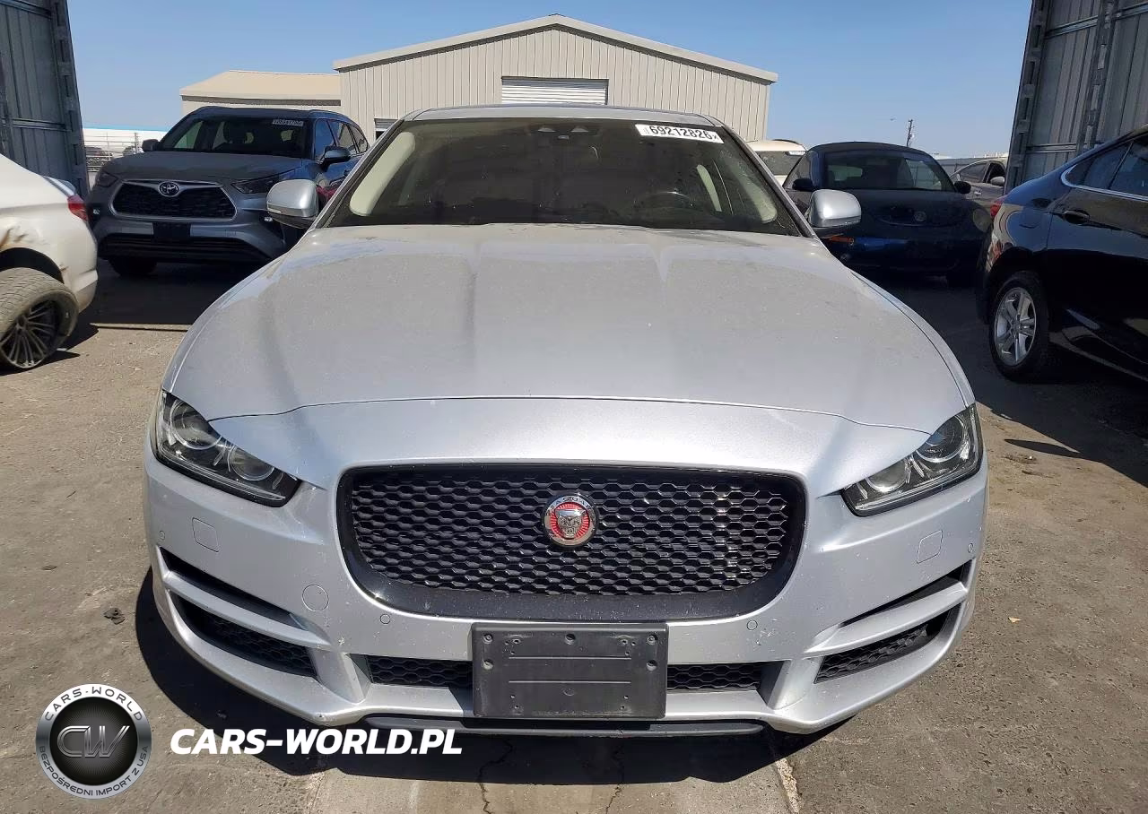 2017 Jaguar Xe Prestige VIN:SAJAE4BV6HA975440 - 5