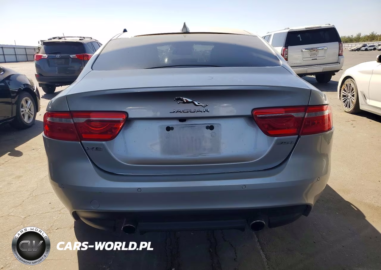 2017 Jaguar Xe Prestige VIN:SAJAE4BV6HA975440 - 6