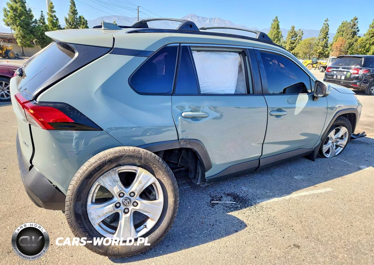 2021 Toyota Rav4 Xle VIN:2T3W1RFV2MW164396 - 3