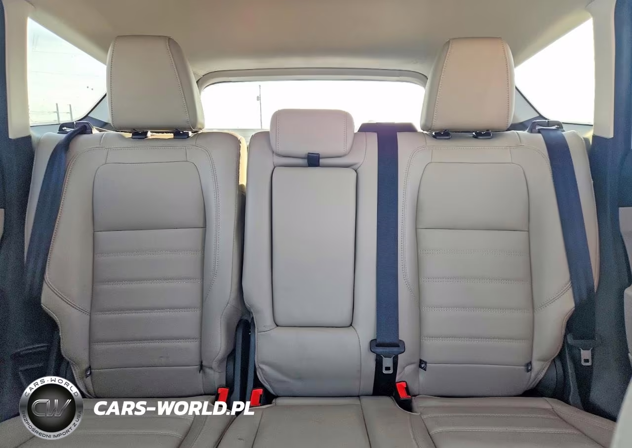 2019 Ford Escape Titanium VIN:1FMCU0J91KUC51986 - 10