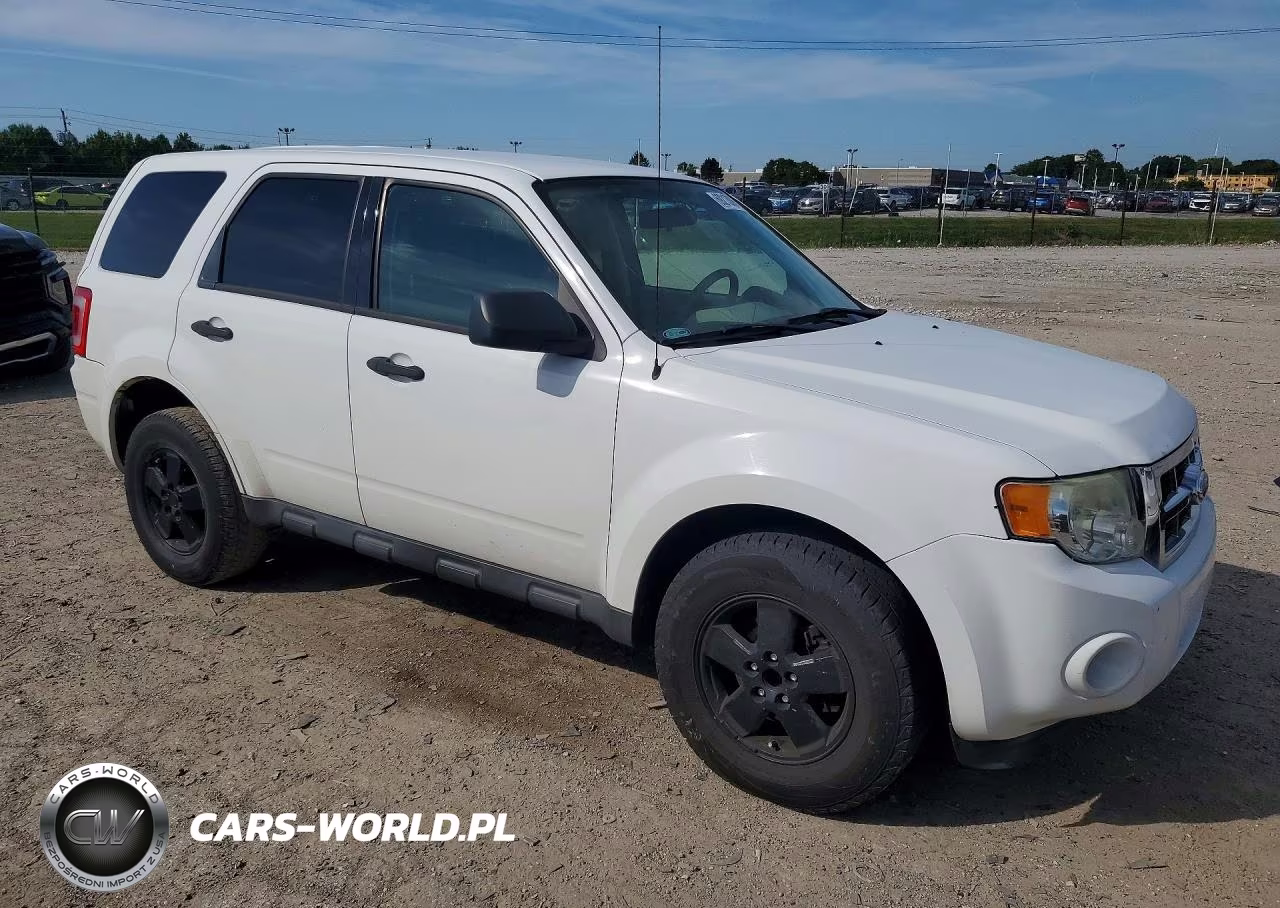 2011 Ford Escape Xls VIN:1FMCU9C75BKB84689 - 4