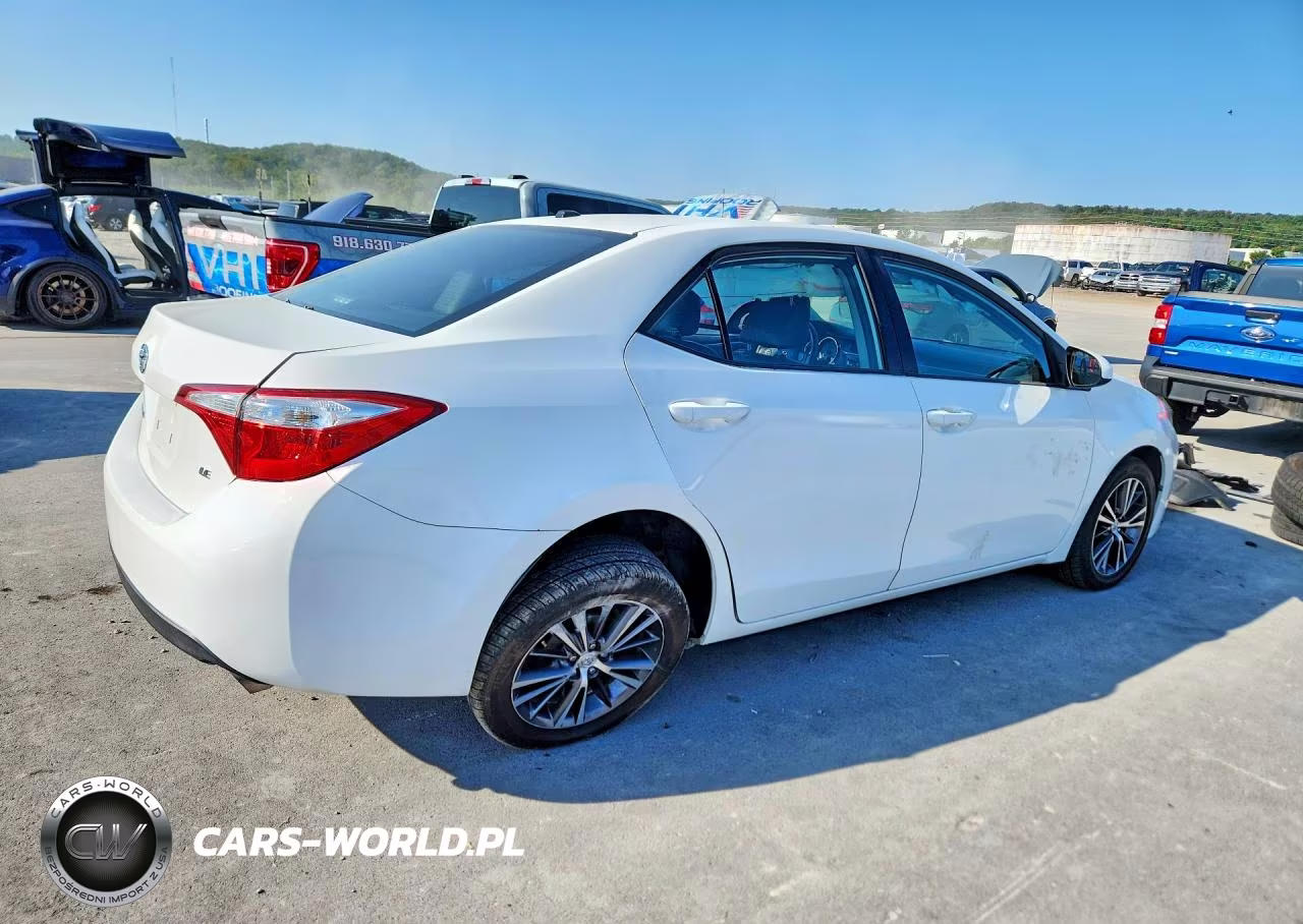 2016 Toyota Corolla Le Premium VIN:5YFBURHE3GP379321 - 3
