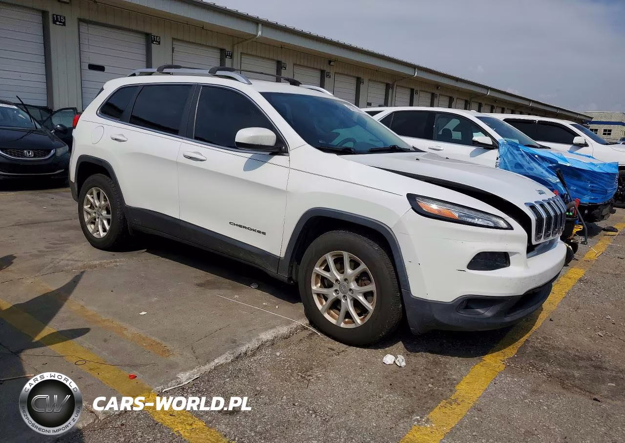 2015 Jeep Cherokee Latitude VIN:1C4PJMCS1FW648727 - 4