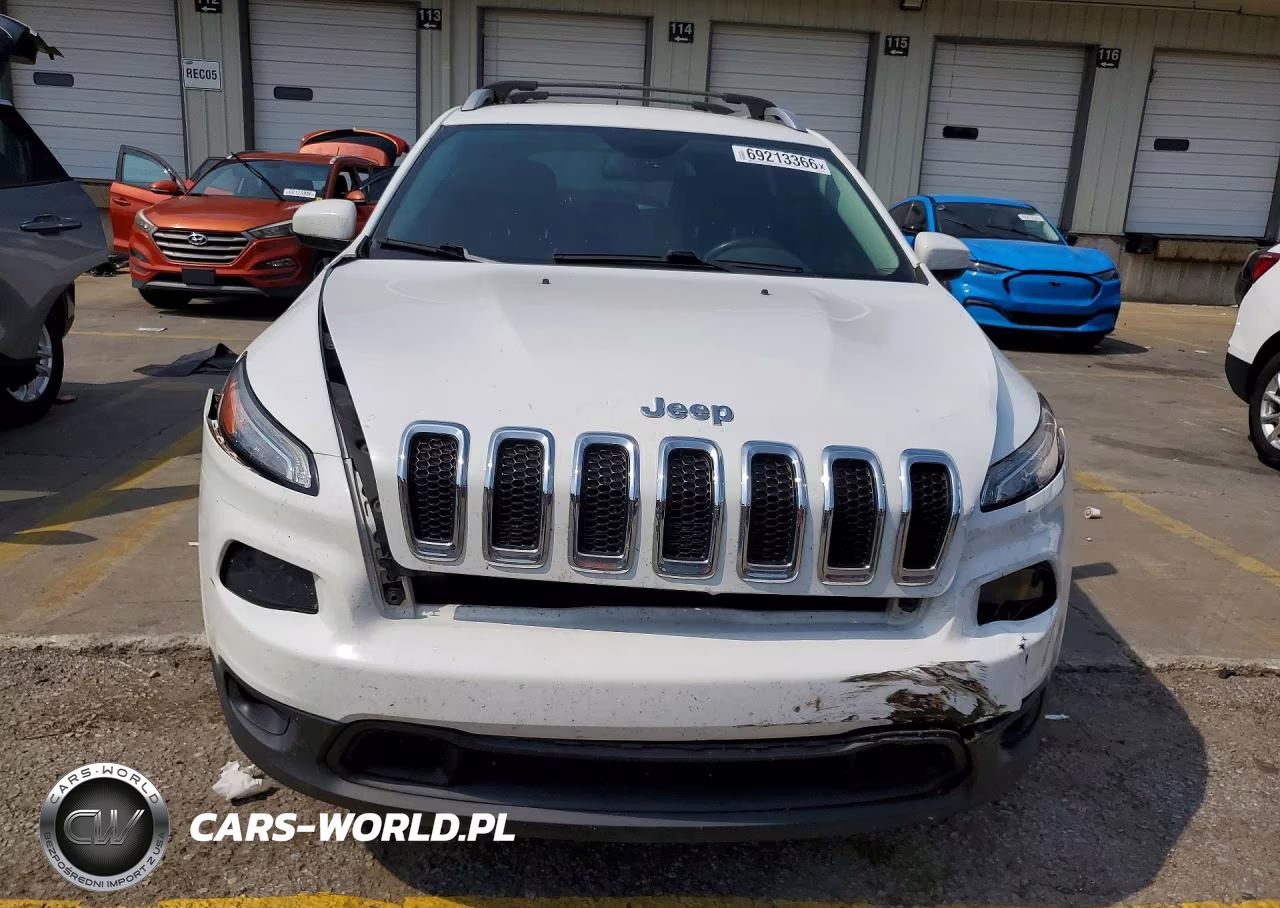 2015 Jeep Cherokee Latitude VIN:1C4PJMCS1FW648727 - 5