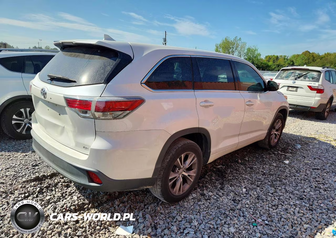 2015 Toyota Highlander Le Plus VIN:5TDZKRFH1FS073919 - 3