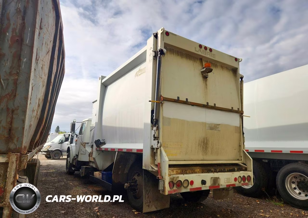 2000 International 4900 Packer Garbage Truck VIN:1HTSDAAN4YH247888 - 2