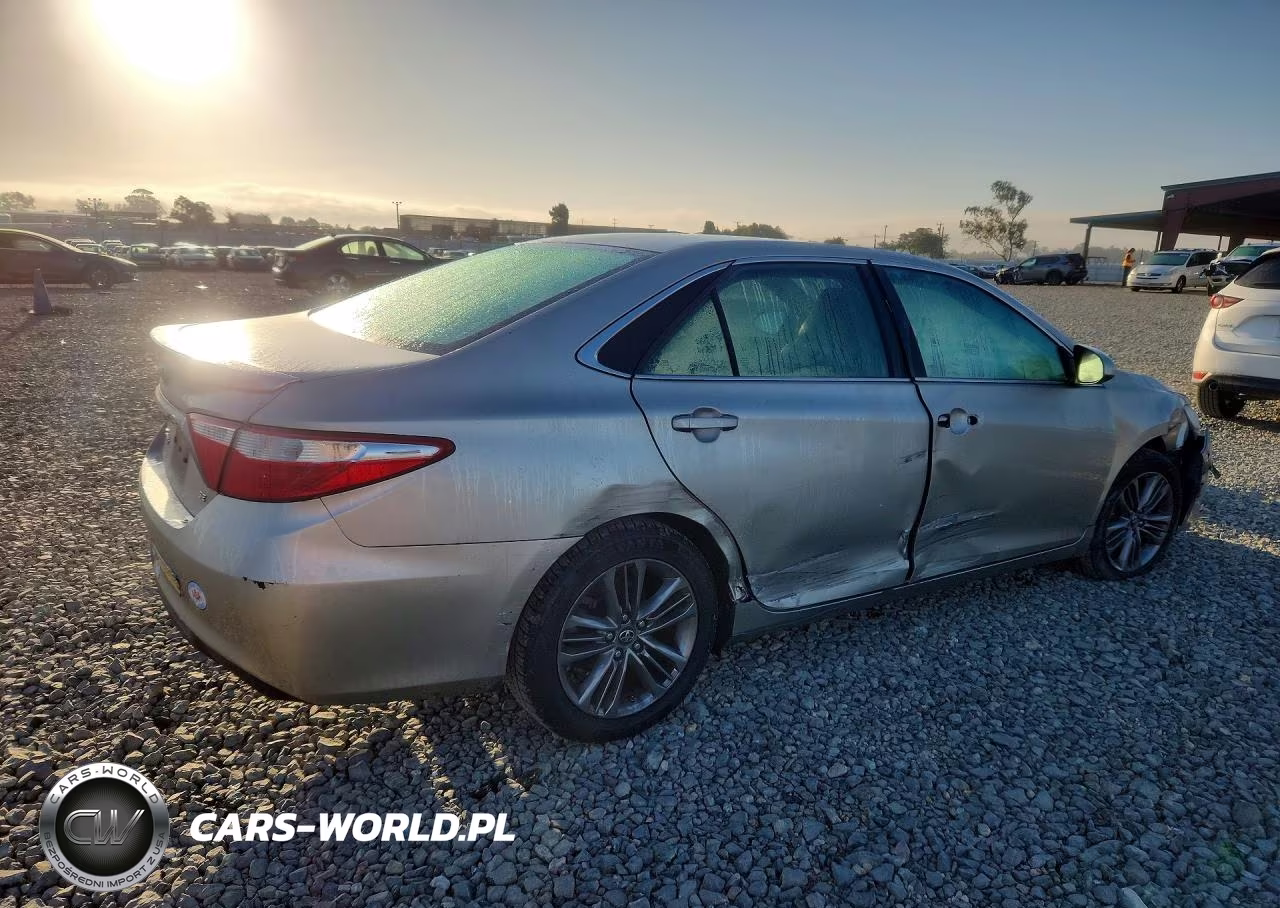 2016 Toyota Camry Se VIN:4T1BF1FK6GU587549 - 3