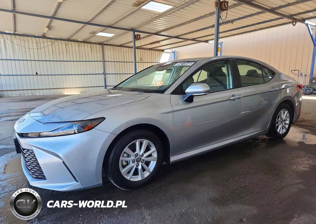 2025 Toyota Camry Le – zdjęcie 1 z 13