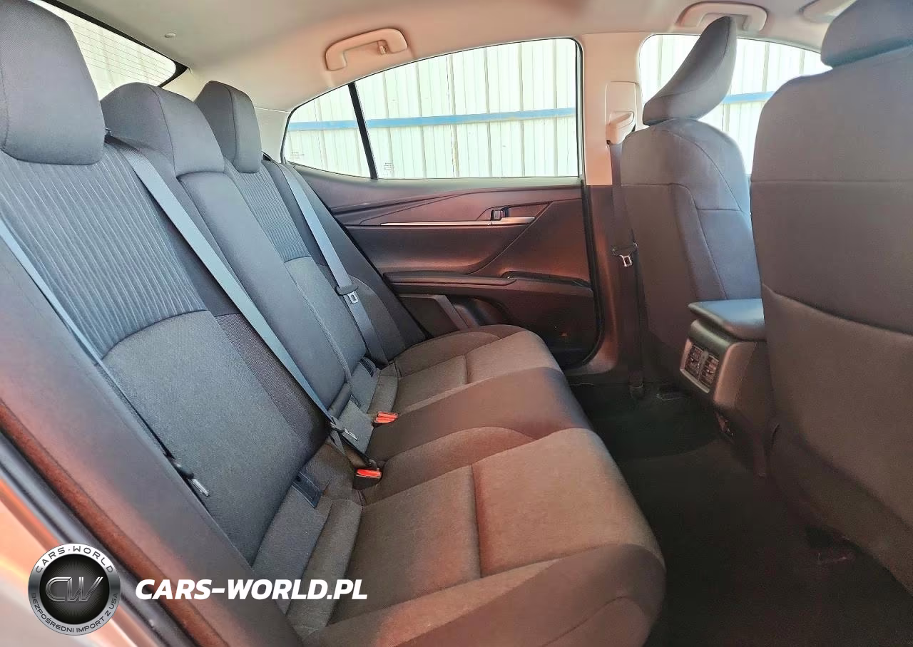 2025 Toyota Camry Le VIN:4T1DAACK7SU144783 - 10