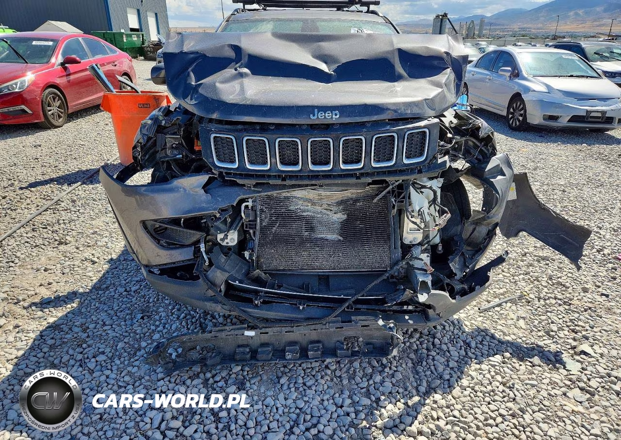 2018 Jeep Compass Latitude VIN:3C4NJDBBXJT114620 - 11