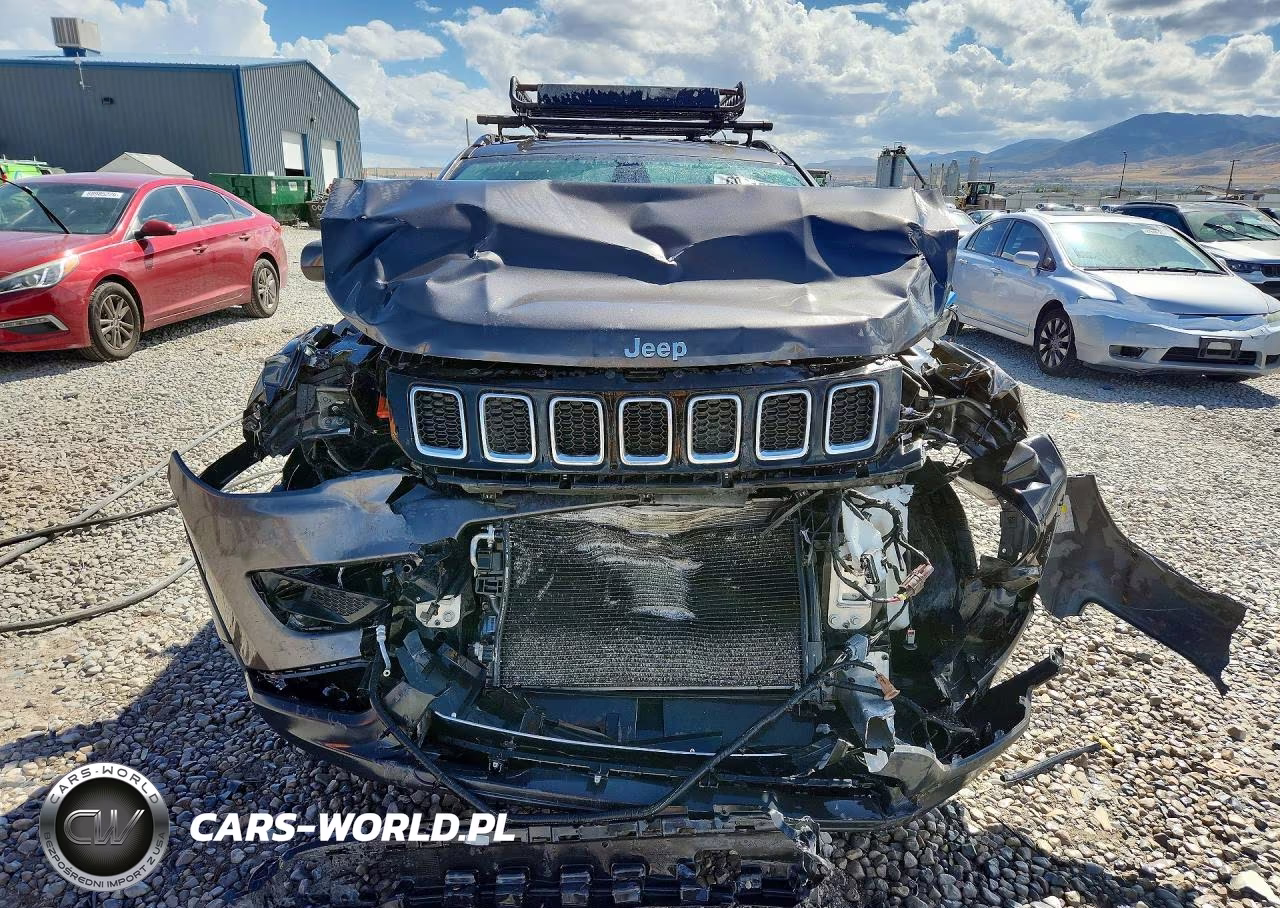 2018 Jeep Compass Latitude VIN:3C4NJDBBXJT114620 - 5