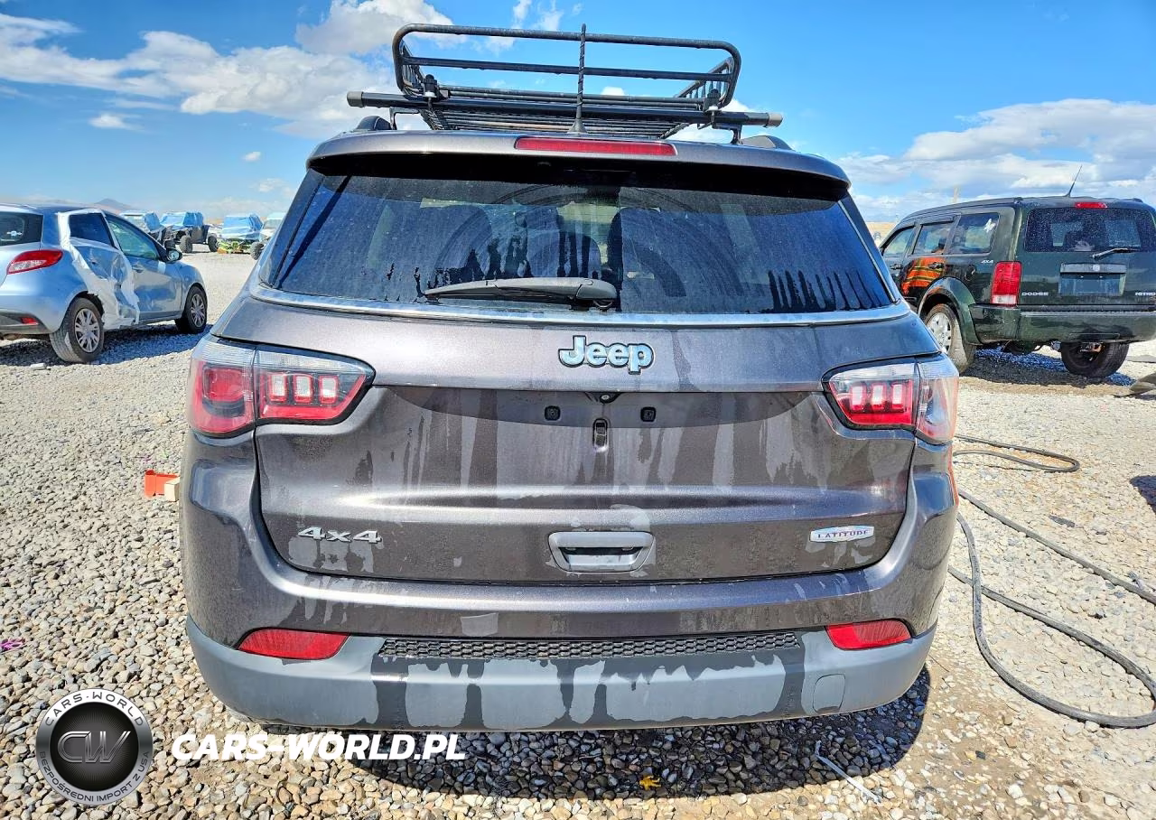 2018 Jeep Compass Latitude VIN:3C4NJDBBXJT114620 - 6
