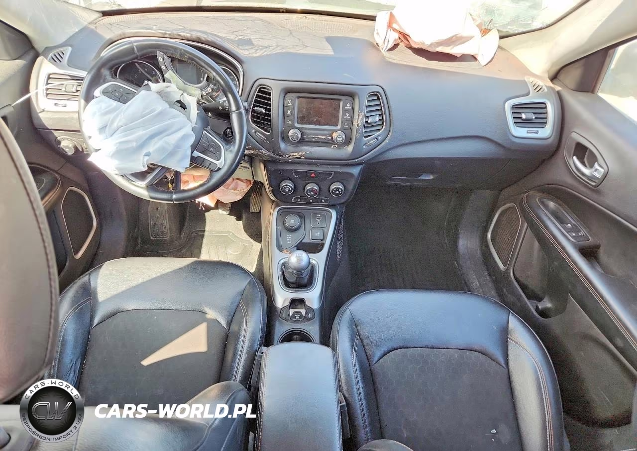 2018 Jeep Compass Latitude VIN:3C4NJDBBXJT114620 - 8