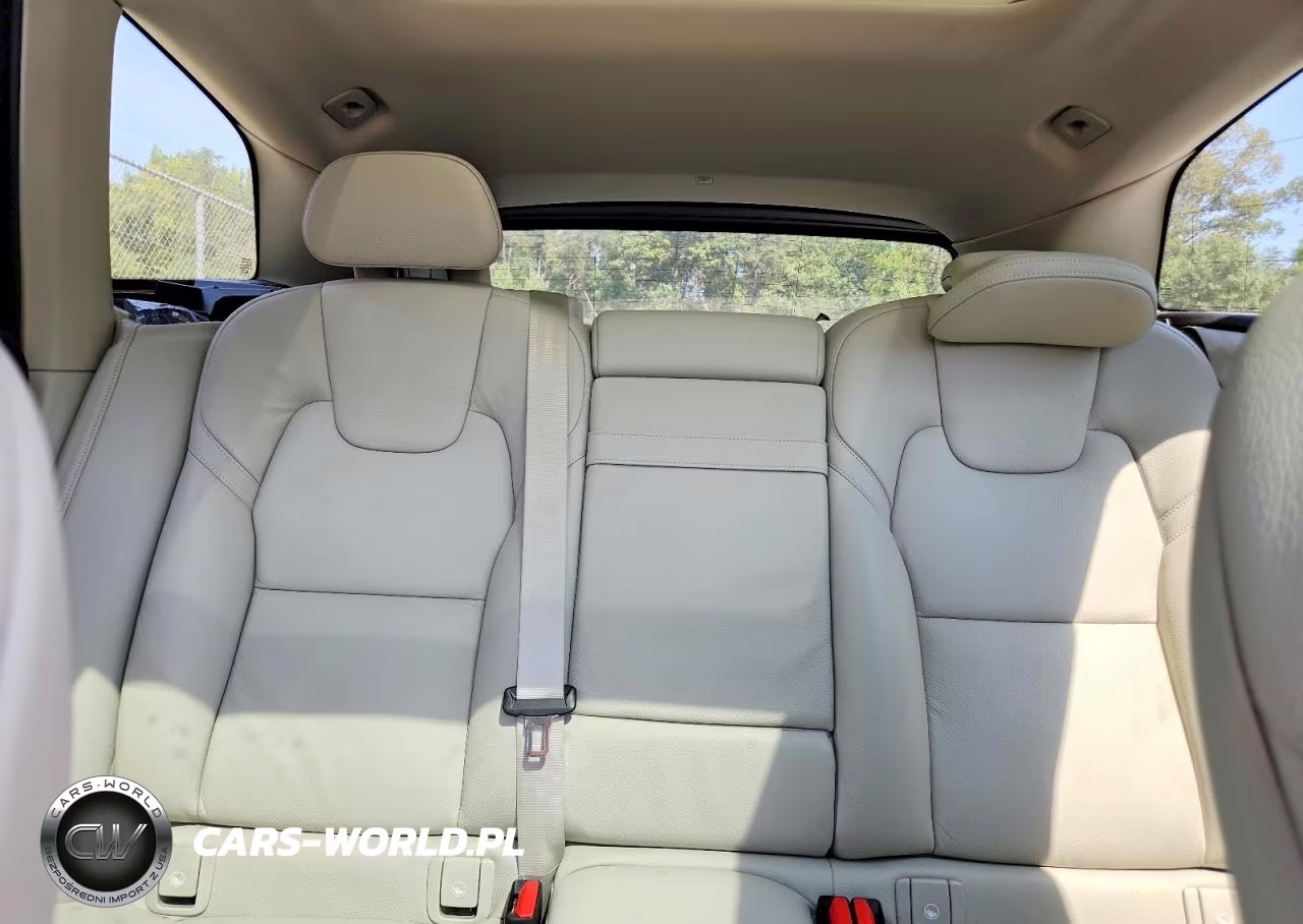 2018 Volvo Xc60 T6 Momentum VIN:YV4A22RK4J1062492 - 10