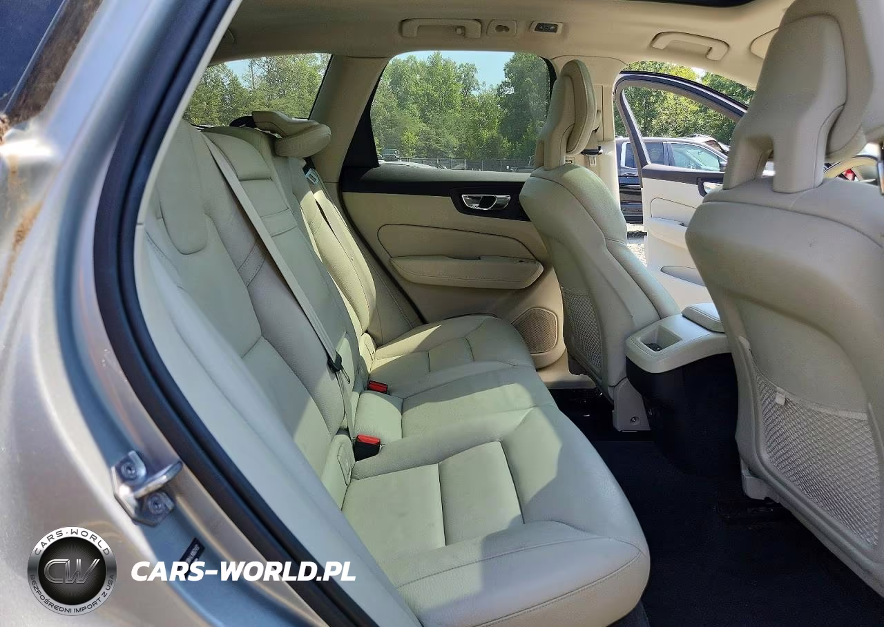 2018 Volvo Xc60 T6 Momentum VIN:YV4A22RK4J1062492 - 11