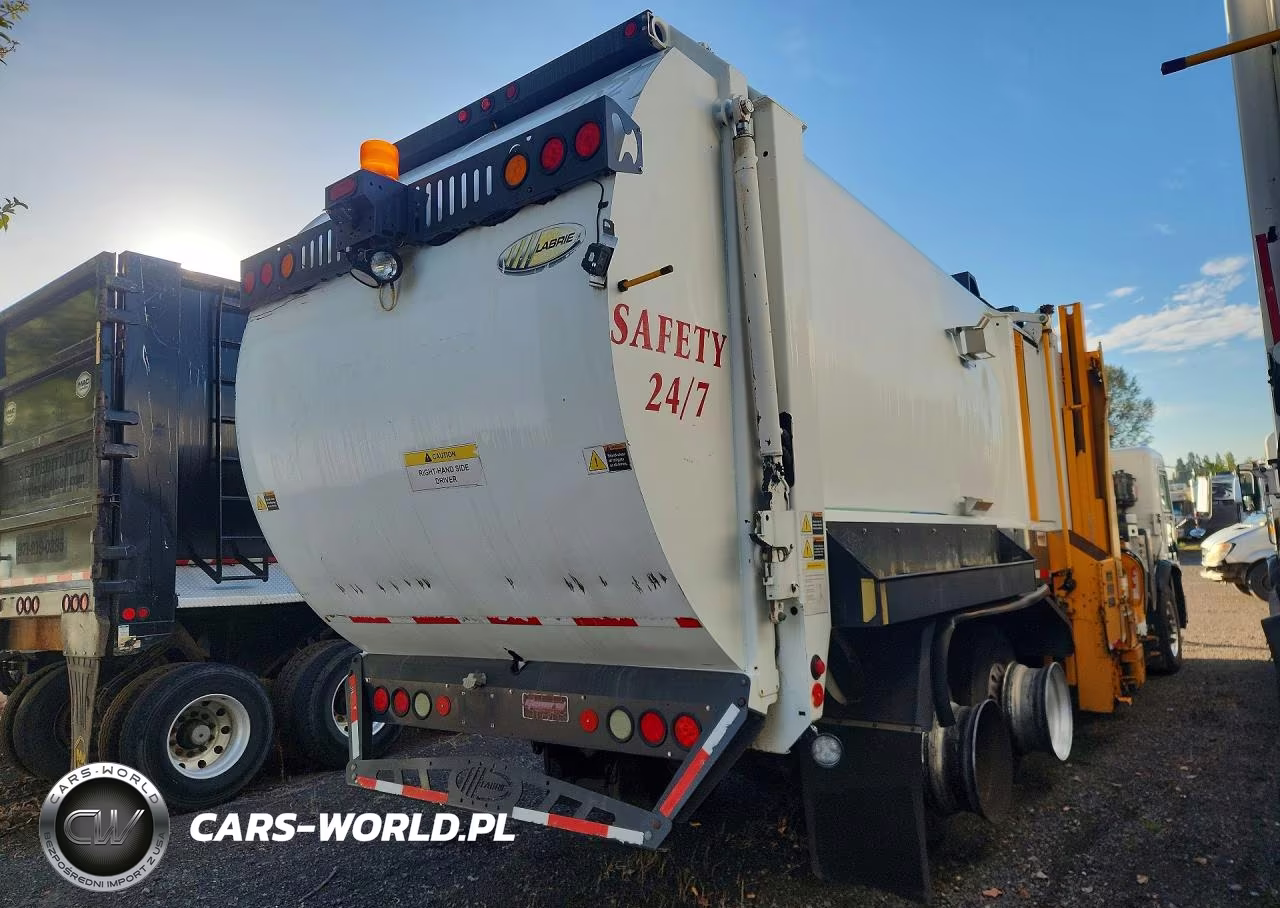 2009 Peterbilt 320 Packer Garbage Truck VIN:3BPZL00X59F719660 - 3