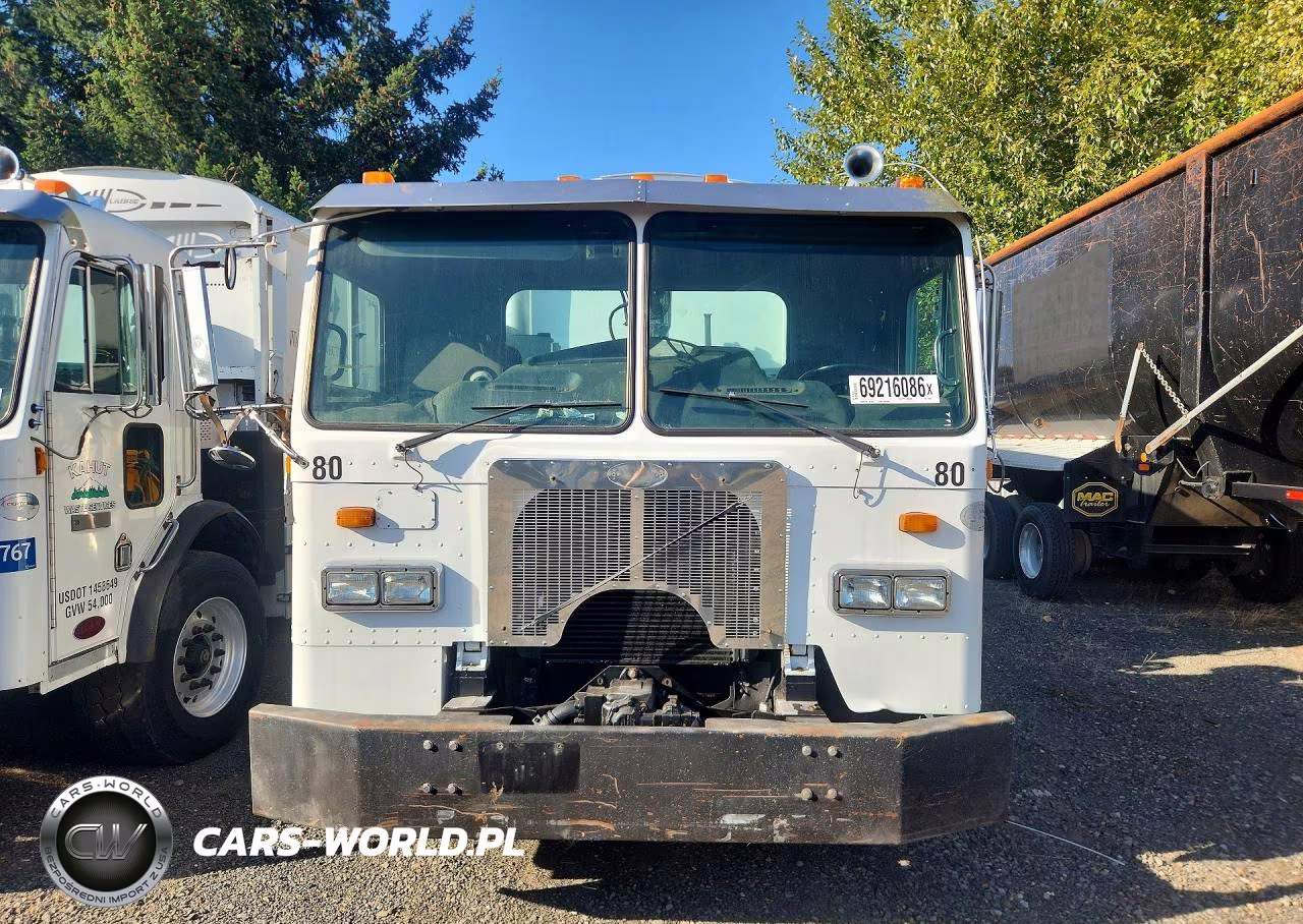 2009 Peterbilt 320 Packer Garbage Truck VIN:3BPZL00X59F719660 - 4