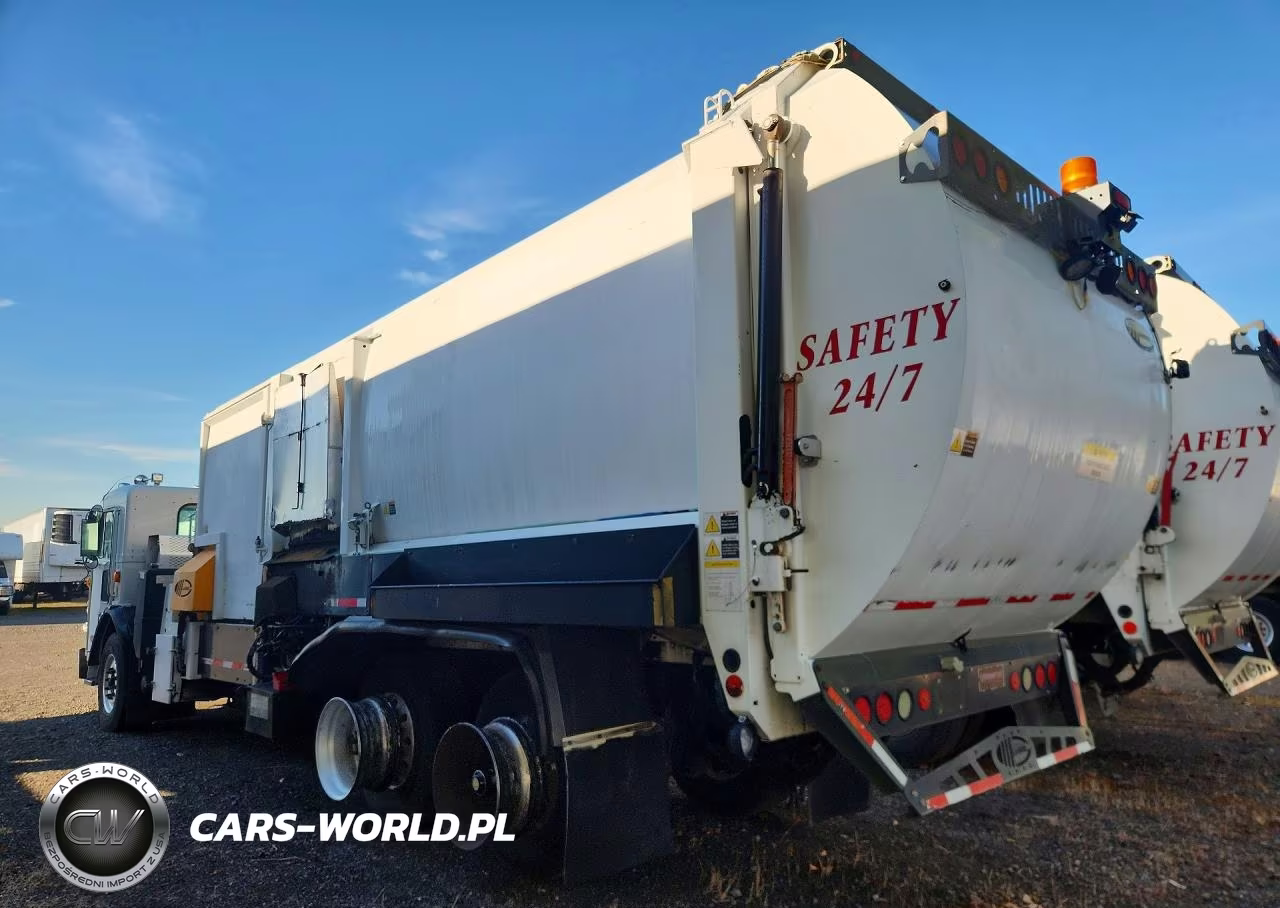 2009 Peterbilt 320 Packer Garbage Truck VIN:3BPZL00X59F719660 - 5
