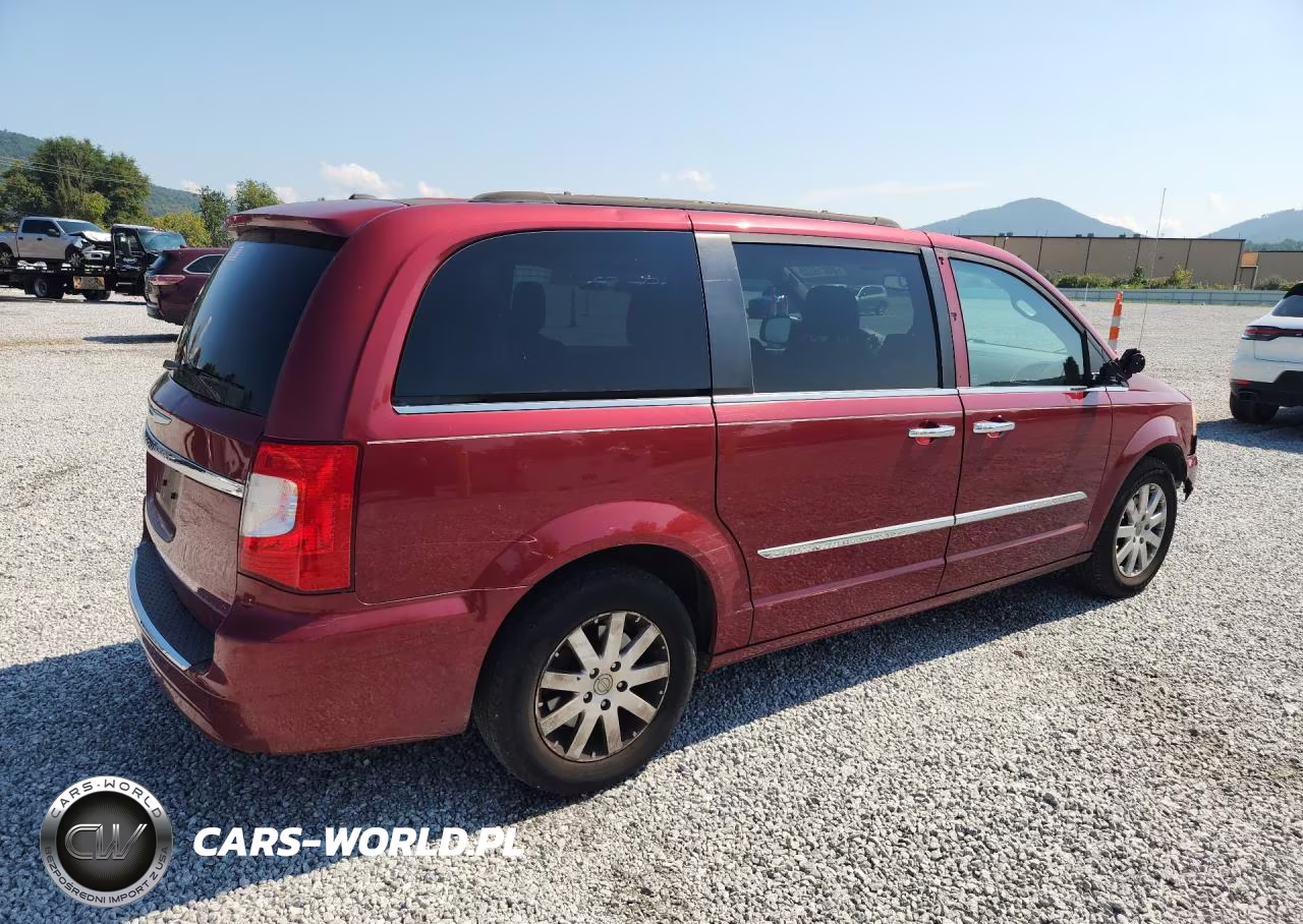 2016 Chrysler Town & Country Touring VIN:2C4RC1BG3GR207710 - 3