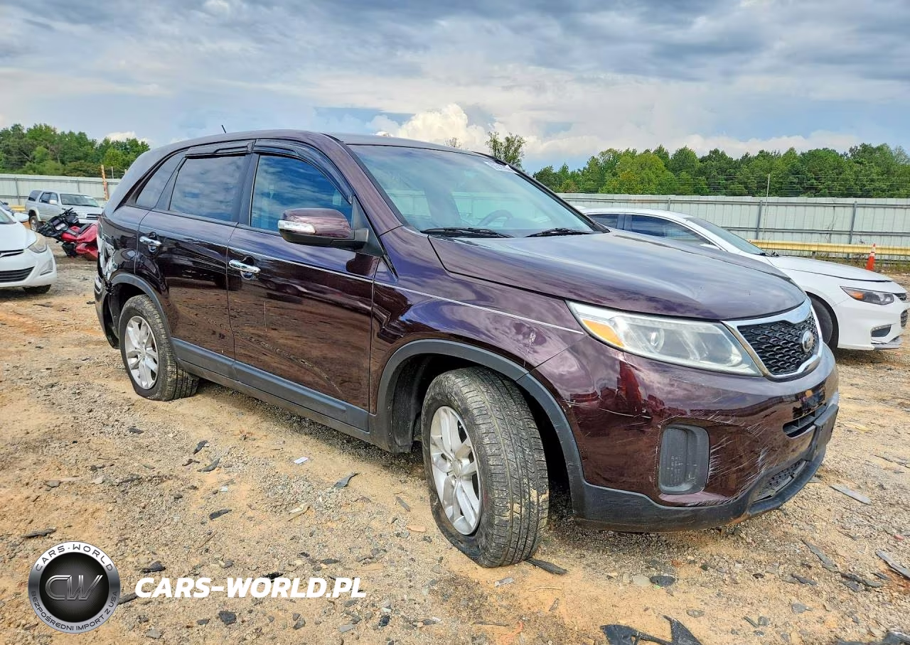 2014 Kia Sorento Lx VIN:5XYKT3A68EG480763 - 4