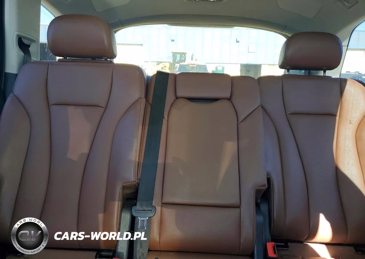 2018 Audi Q7 Premium Plus VIN:WA1LHAF79JD037911 - 10