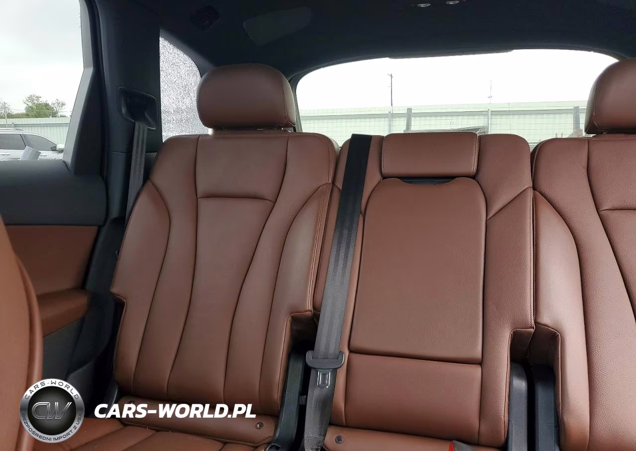 2018 Audi Q7 Premium Plus VIN:WA1LHAF76JD030625 - 10
