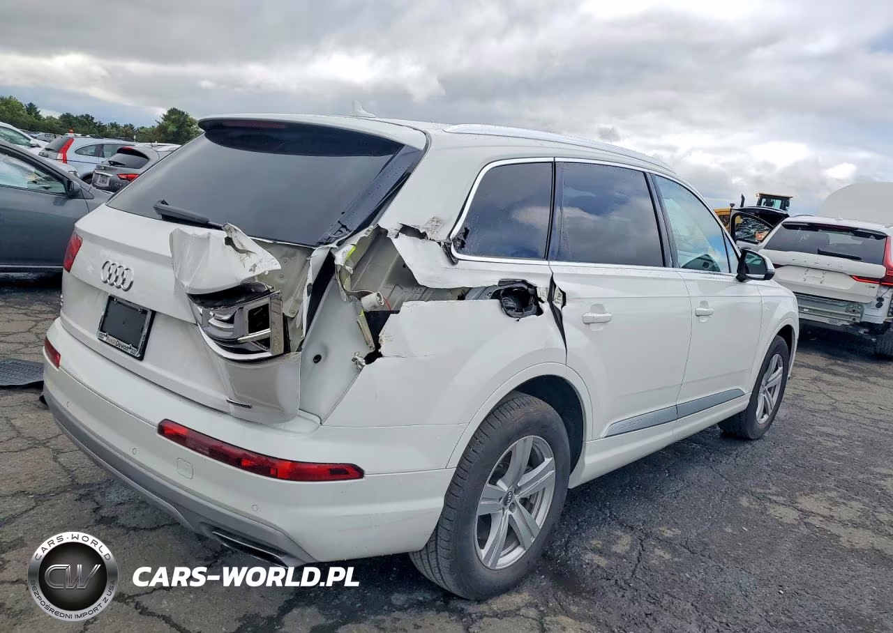 2018 Audi Q7 Premium Plus VIN:WA1LHAF76JD030625 - 3