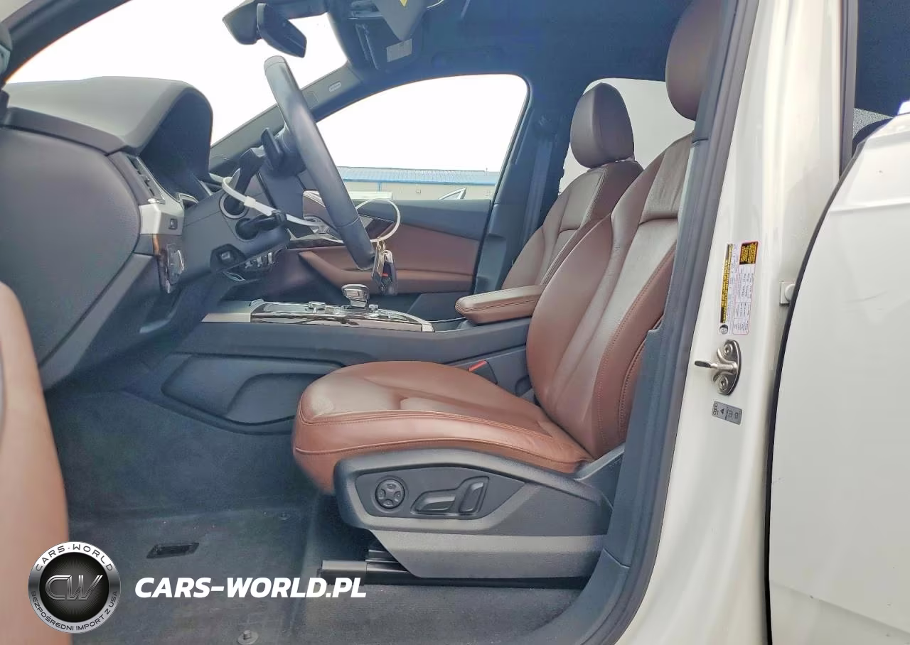 2018 Audi Q7 Premium Plus VIN:WA1LHAF76JD030625 - 7