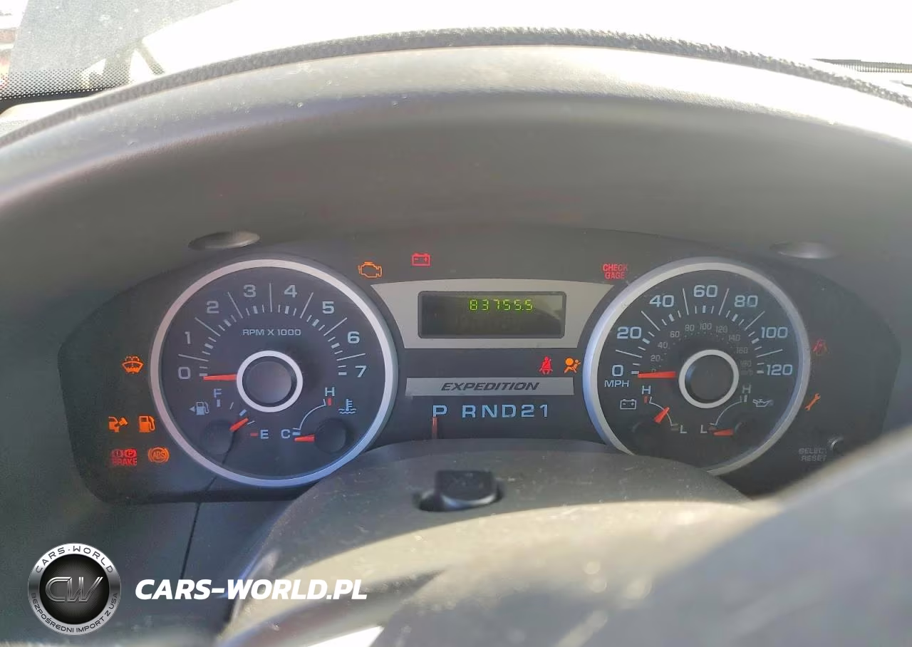 2005 Ford Expedition Xls VIN:1FMPU13545LA15621 - 9