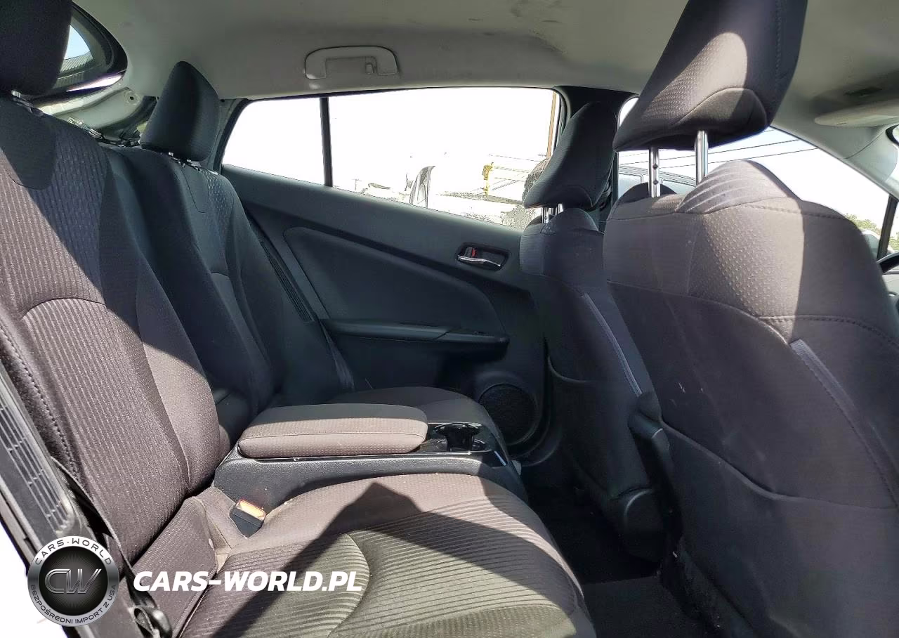 2018 Toyota Prius Prime Plus VIN:JTDKARFP8J3085779 - 10