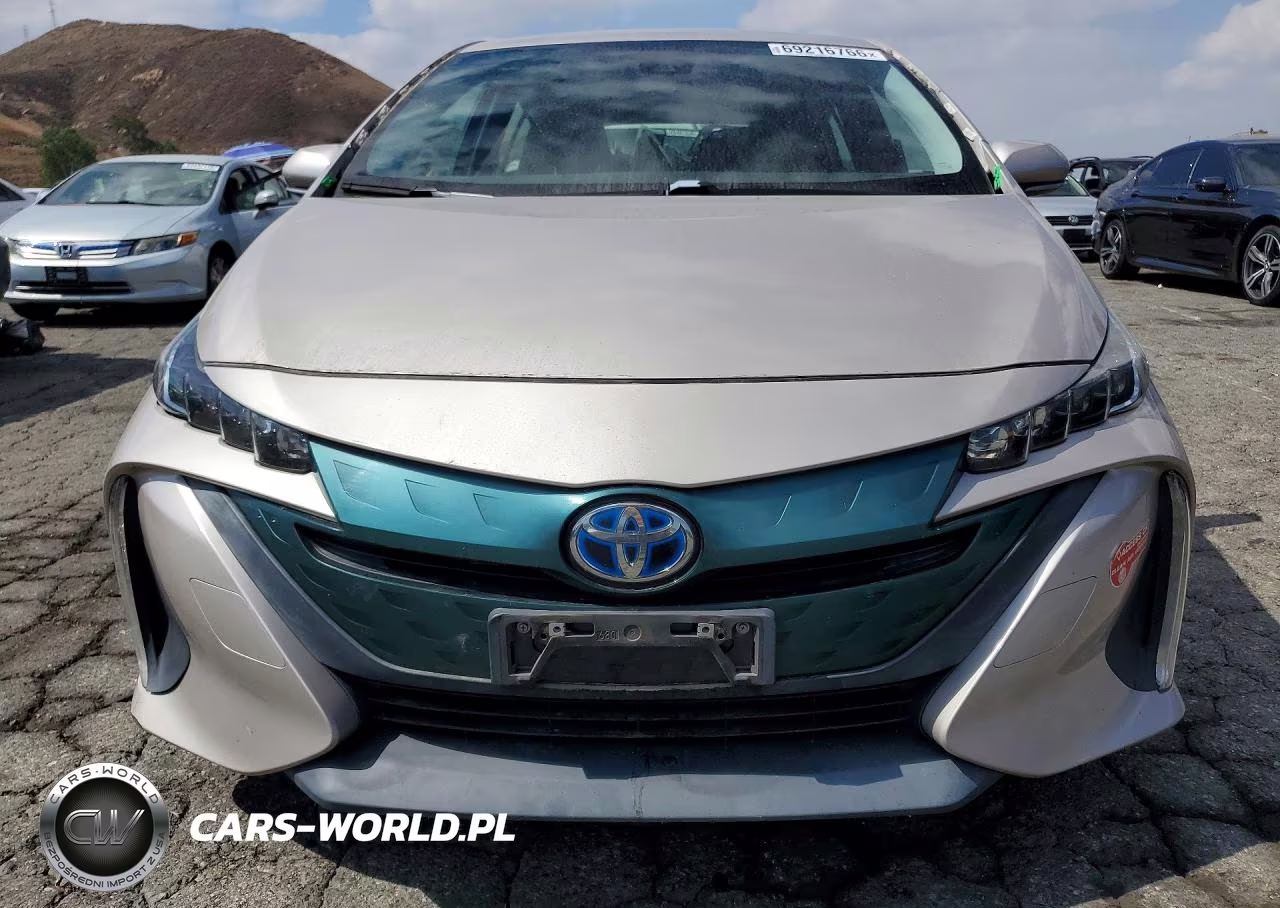 2018 Toyota Prius Prime Plus VIN:JTDKARFP8J3085779 - 5