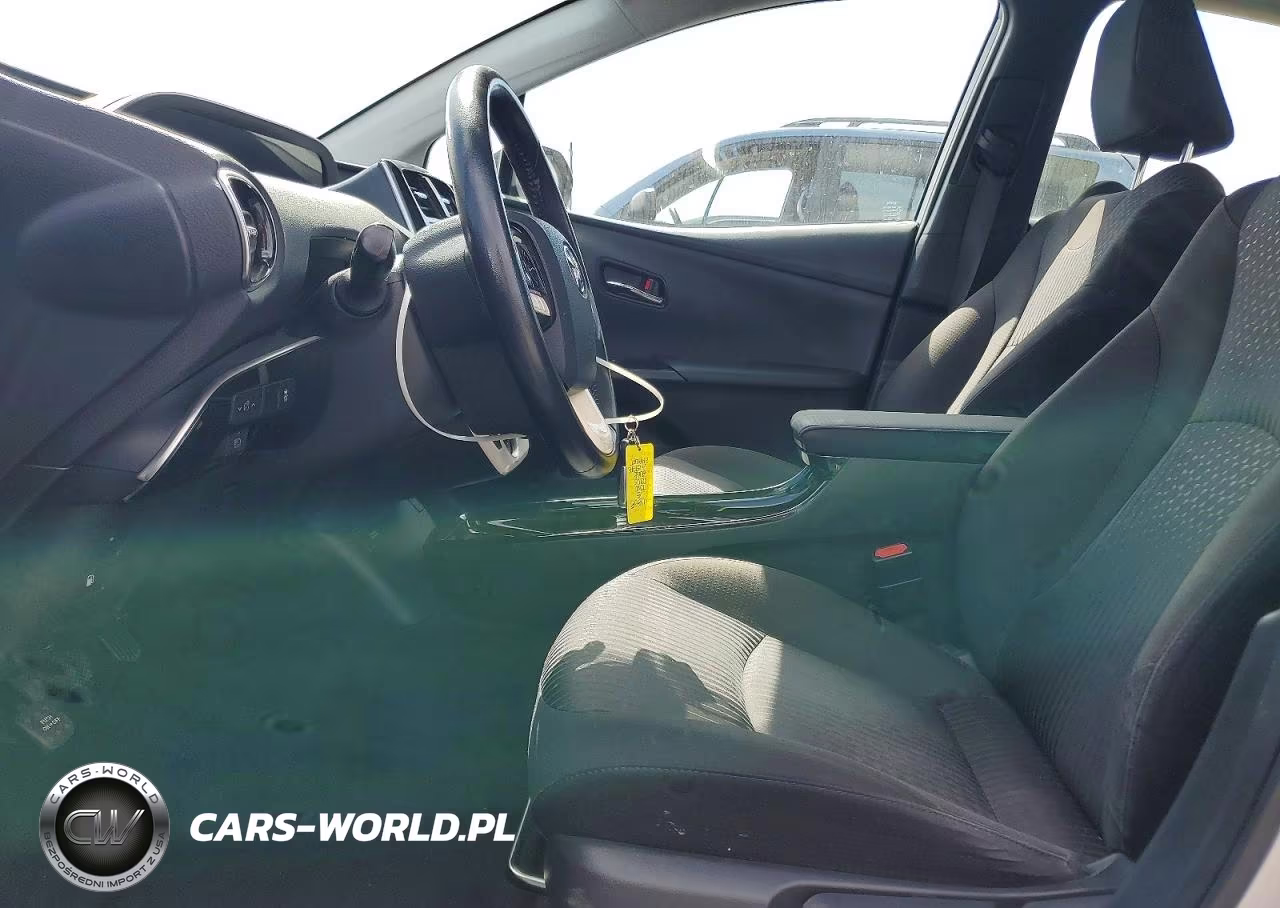 2018 Toyota Prius Prime Plus VIN:JTDKARFP8J3085779 - 7