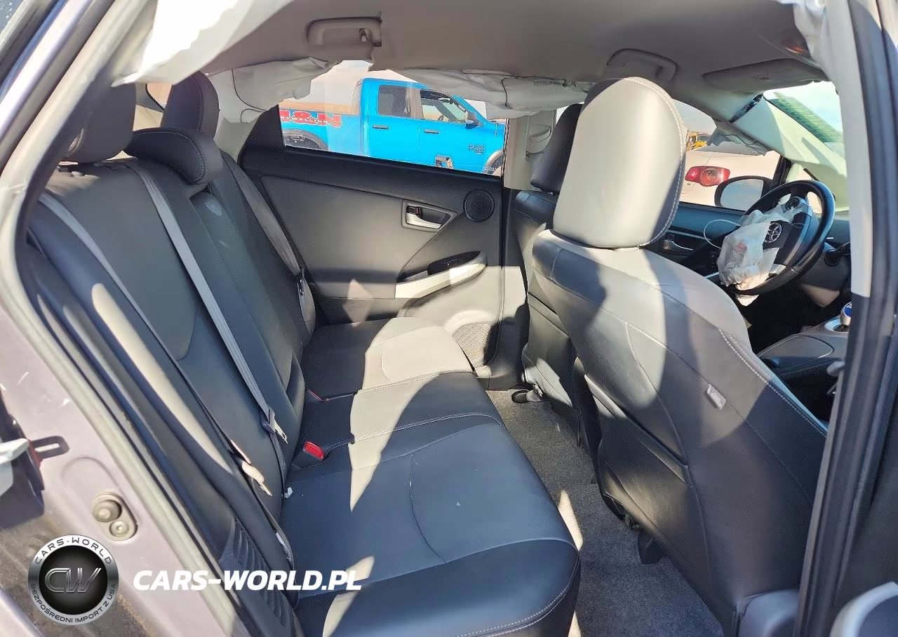 2015 Toyota Prius Four VIN:JTDKN3DU5F1884657 - 10