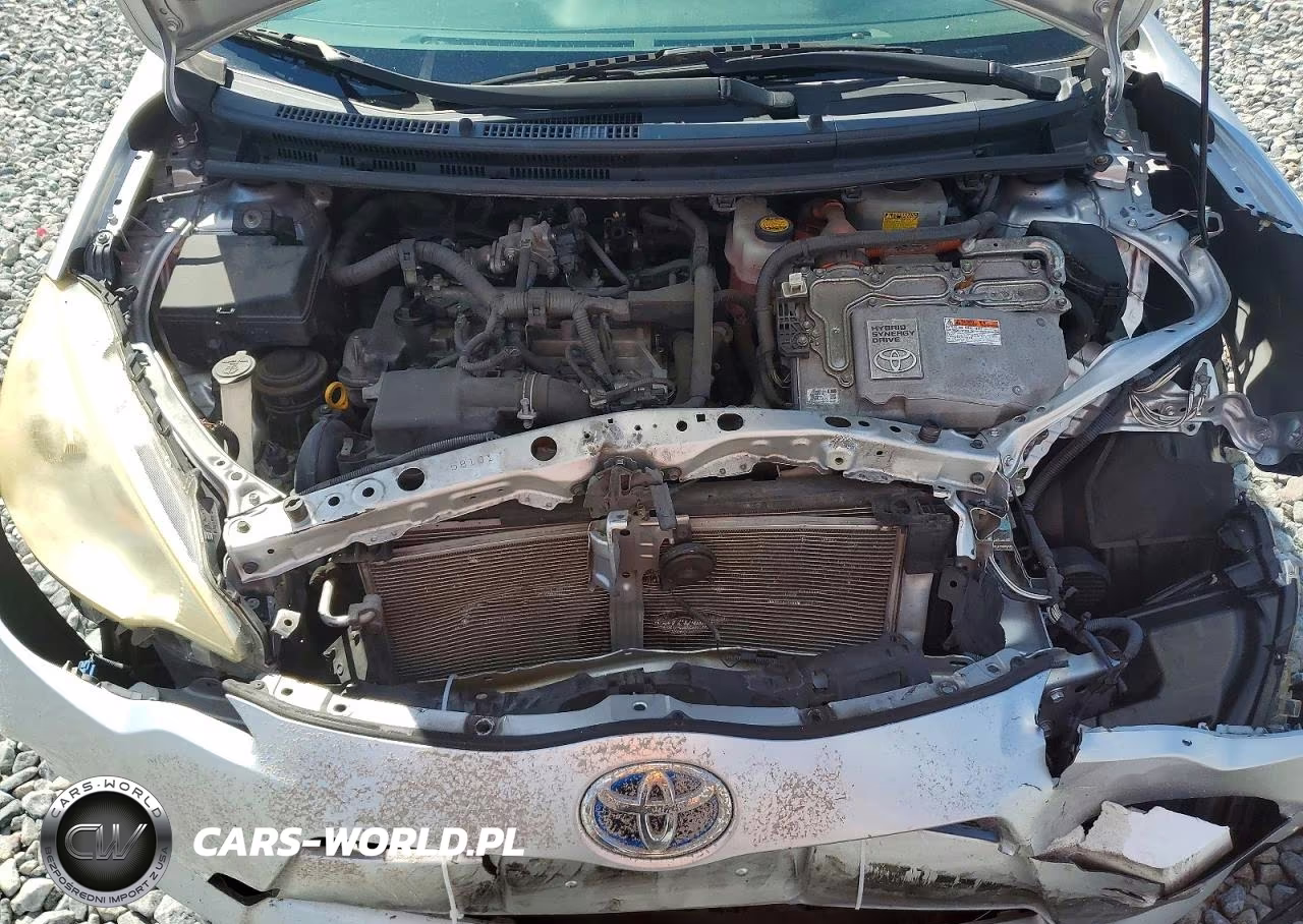 2013 Toyota Prius C Two VIN:JTDKDTB39D1538914 - 11