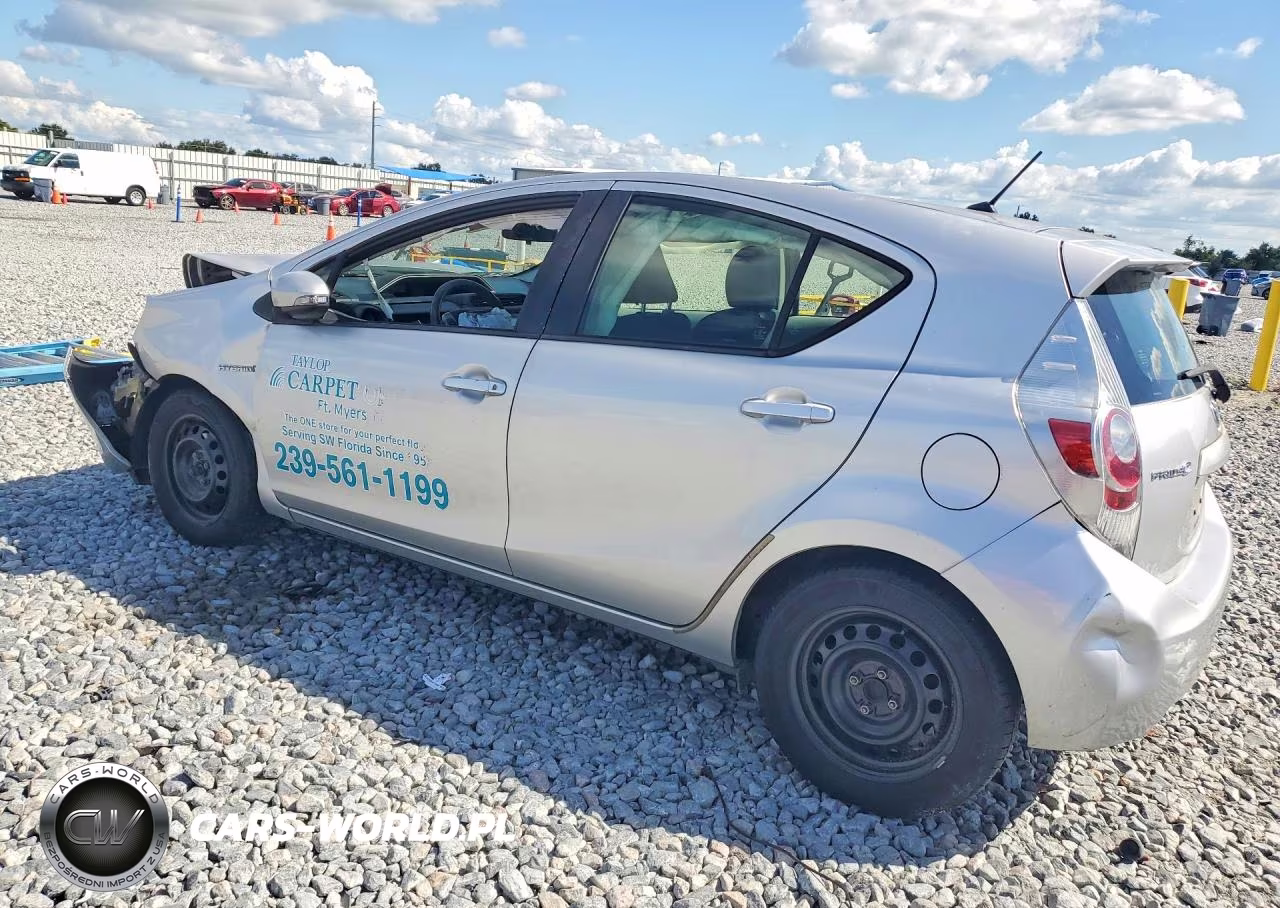 2013 Toyota Prius C Two VIN:JTDKDTB39D1538914 - 2