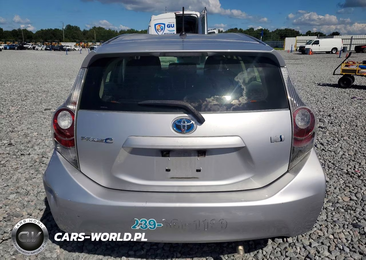 2013 Toyota Prius C Two VIN:JTDKDTB39D1538914 - 6