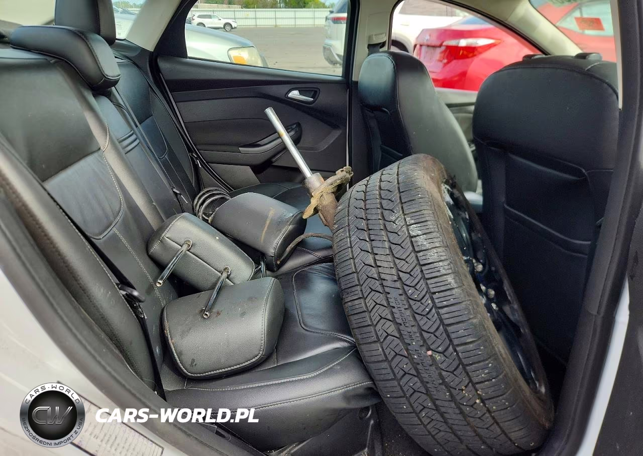 2016 Ford Focus Se VIN:1FADP3F27GL214294 - 10