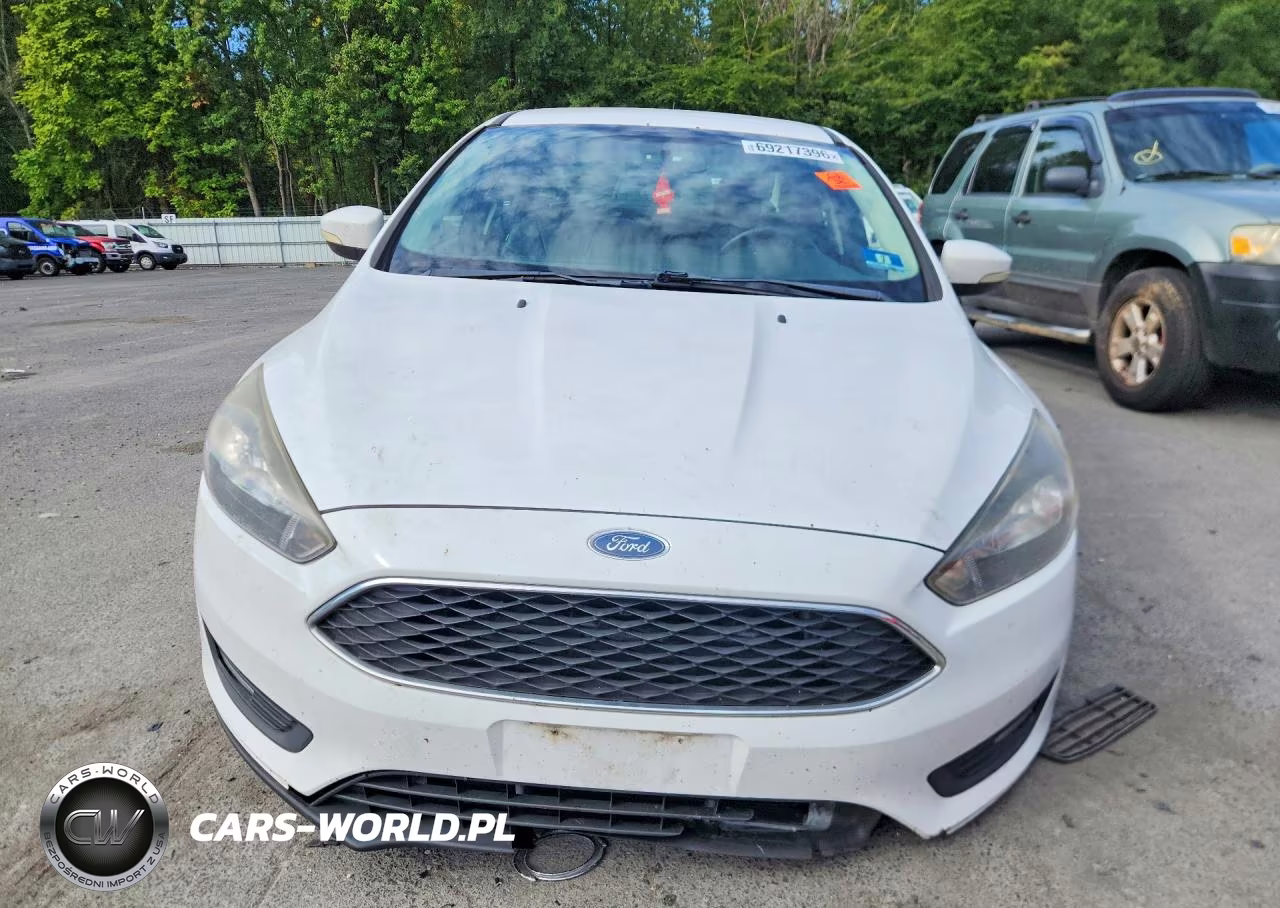 2016 Ford Focus Se VIN:1FADP3F27GL214294 - 5