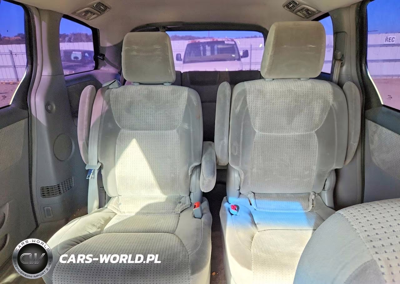 2010 Toyota Sienna Le VIN:5TDJK4CC5AS029424 - 10