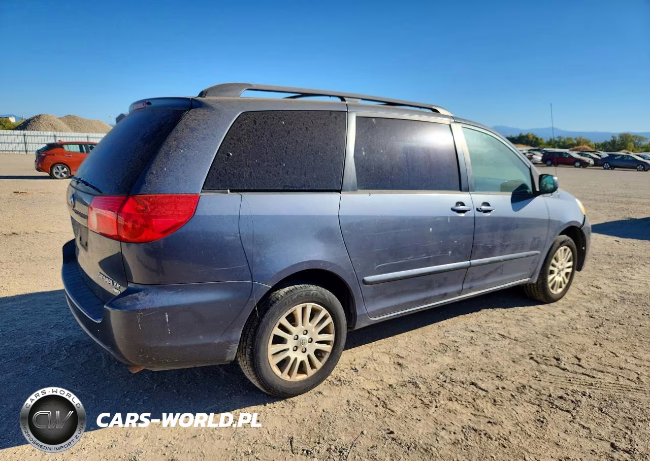 2010 Toyota Sienna Le VIN:5TDJK4CC5AS029424 - 3
